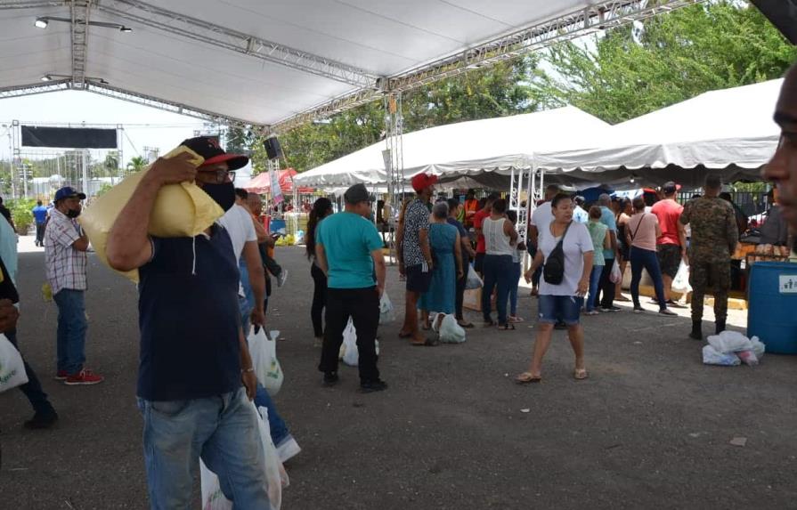 Más de 10 mil personas visitaron feria agropecuaria Inespre está de madre en Santiago Más de 10 mil personas visitaron feria agropecuaria Inespre está de madre en Santiago