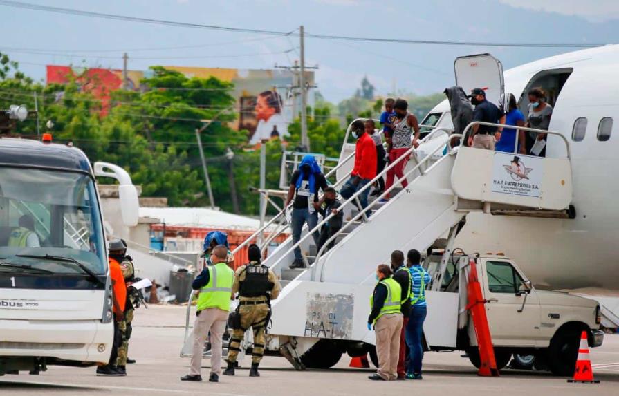 EEUU expulsó a 8,544 haitianos por aire y mar desde enero de 2022