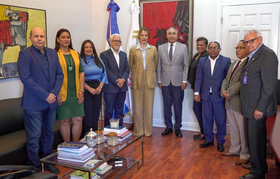 Ministra de Cultura recibe propuestas de directivos de Adopae Ministra de Cultura recibe propuestas de directivos de Adopae