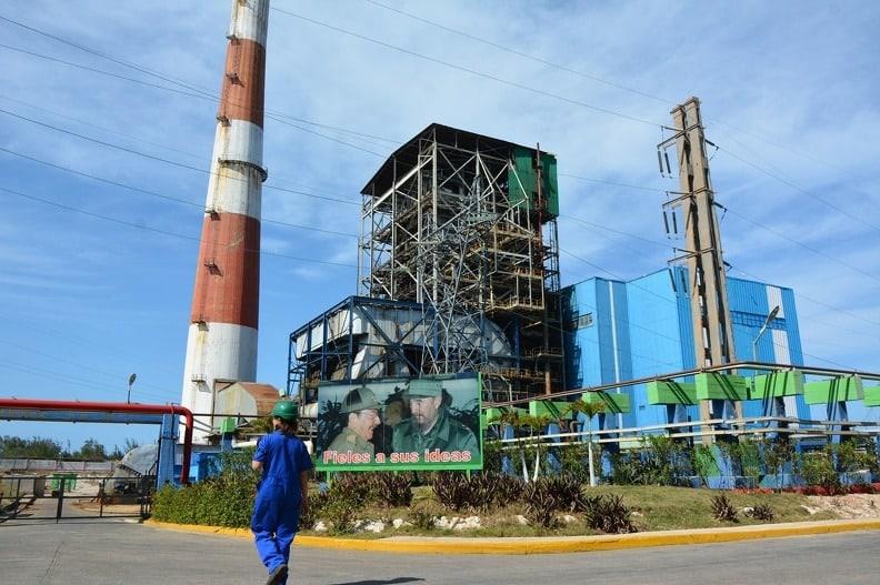 Un rayo deja fuera de servicio a la mayor termoeléctrica de Cuba Un rayo deja fuera de servicio a la mayor termoeléctrica de Cuba