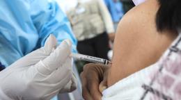 La falta de refuerzos reduce la efectividad de las vacunas con el tiempo