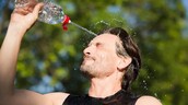 Atención: oleaje peligroso en ambas costas, calor sofocante y pocas lluvias para este sábado