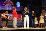 Ministra de Cultura sorprende a Kenny Grullón y le hace un reconocimiento por sus 40 años de carrera