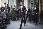 Abogados del príncipe Enrique piden 2,5 millones a tabloide británico por espionaje telefónico Abogados del príncipe Enrique piden 2,5 millones a tabloide británico por espionaje telefónico