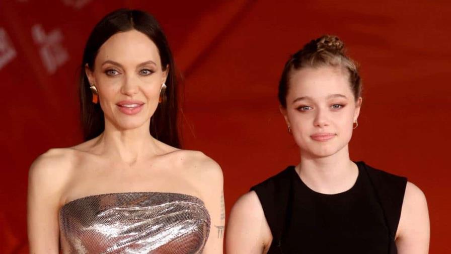 Hija de Angelina Jolie y Brad Pitt solicita quitarse el apellido de su padre Hija de Angelina Jolie y Brad Pitt solicita quitarse el apellido de su padre