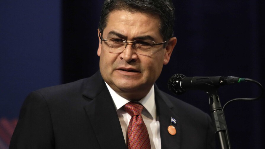 Juan Orlando Hernández regresa a Honduras para enfrentar la justicia y ponerla a prueba Juan Orlando Hernández regresa a Honduras para enfrentar la justicia y ponerla a prueba