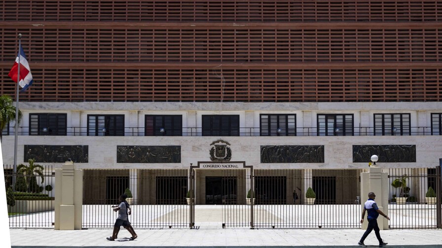 El Congreso pasa presupuesto complementario por más de RD$40,000 millones El Congreso pasa presupuesto complementario por más de RD$40,000 millones