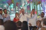 Llevan serenata al presidente Abinader por su cumpleaños durante inauguración de obra
