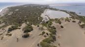 Autoridades coordinan acciones contra titulación irregular en Dunas de Baní 