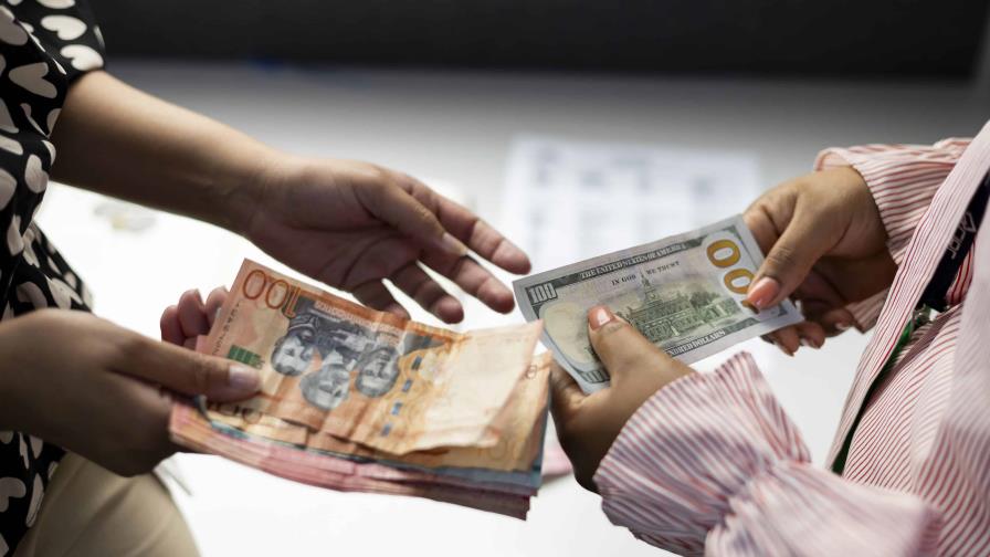 El dólar se vende este lunes a RD$59.11 y mantiene tendencia a la baja
