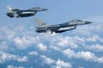 Un avión de combate F-16 estadounidense se estrella en Ucrania, según medios de EE.UU.