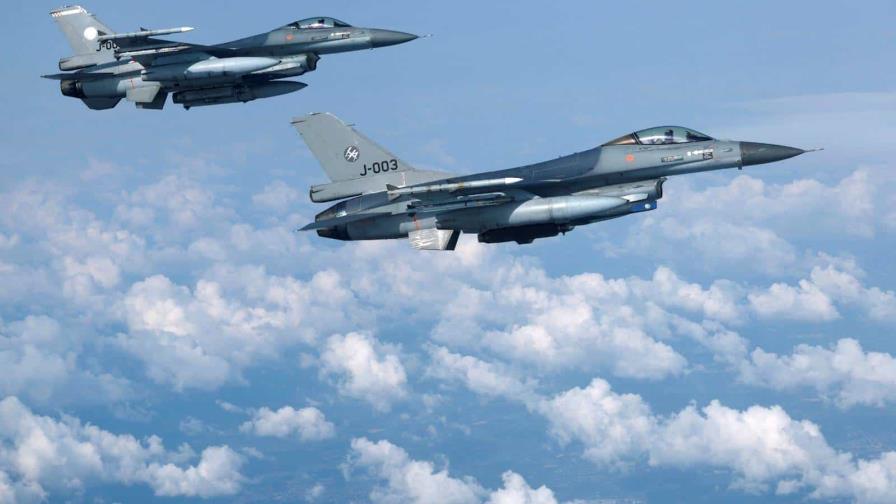 Un F-16 se estrella en EE. UU. y el piloto sale ileso