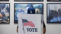 Gobierno de Trump planea usar datos de pasaportes para hacer un filtro en las legislativas