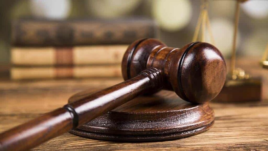 Imponen prisión preventiva a un hombre acusado de adulterar bebidas alcohólicas