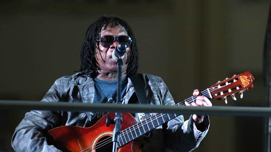 Milton Nascimento, ícono de la música brasileña, recibe alta tras neumonía Milton Nascimento, ícono de la música brasileña, recibe alta tras neumonía