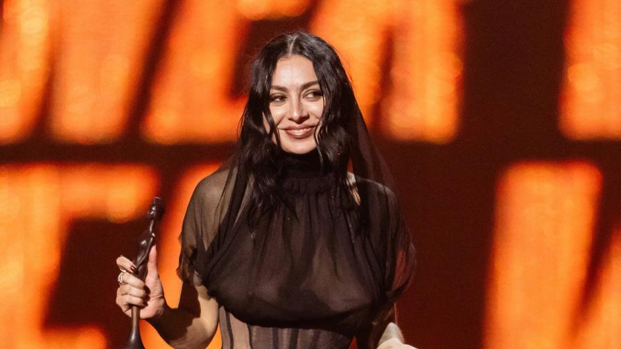 Charli XCX, gran triunfadora de los Brit con cinco premios, incluido el de mejor álbum