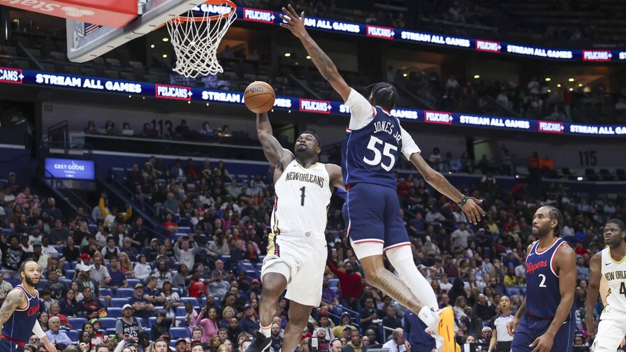 El novato Jeremiah Fears roza el triple-doble y conduce a los Pelicans a su primera victoria El novato Jeremiah Fears roza el triple-doble y conduce a los Pelicans a su primera victoria