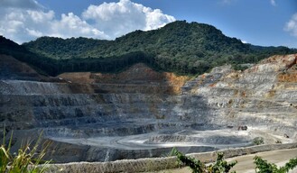 La ley no basta: la lección venezolana para una reforma minera dominicana seria (1/3)