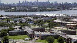 Informe sobre cárceles de Nueva York refleja carencias tras palizas mortales a dos reos