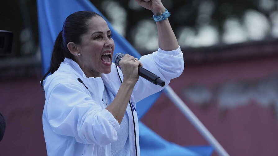 La Policía de Ecuador detiene a la excandidata presidencial del correísmo Luisa González