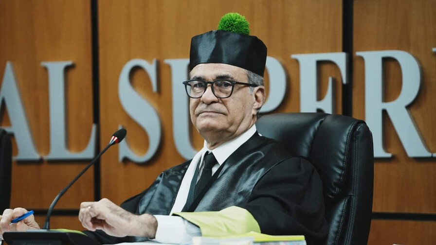 Ingresan al presidente del Tribunal Superior Electoral para cirugía por hidrocefalia