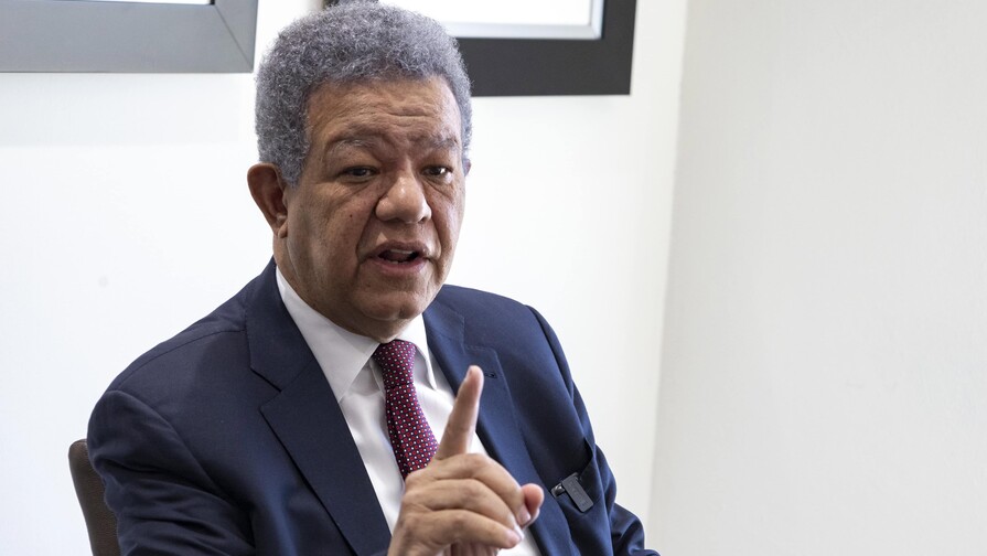 Leonel haciendo su diligencia Leonel haciendo su diligencia