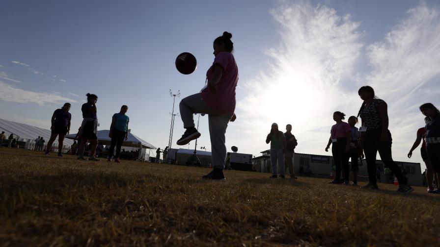 Casi 26,000 niños migrantes no acompañados afrontan crisis legal en EE. UU., alerta ONG