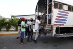 Haitianos denuncian cobros de agentes migratorios para evitar ser detenidos
