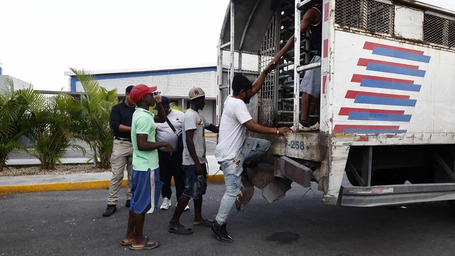Migración detiene a 1,189 extranjeros indocumentados en varias provincias