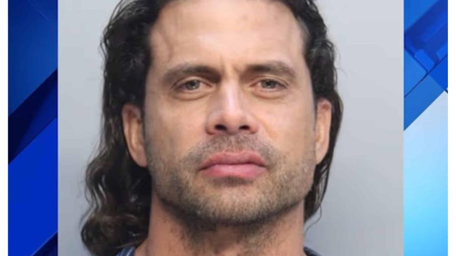 Arrestan al actor Pedro Moreno por presunto robo y violencia doméstica