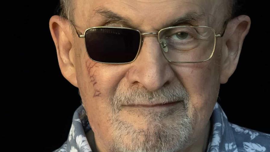 Diez claves del caso Hadi Matar, el joven condenado por intentar asesinar a Salman Rushdie