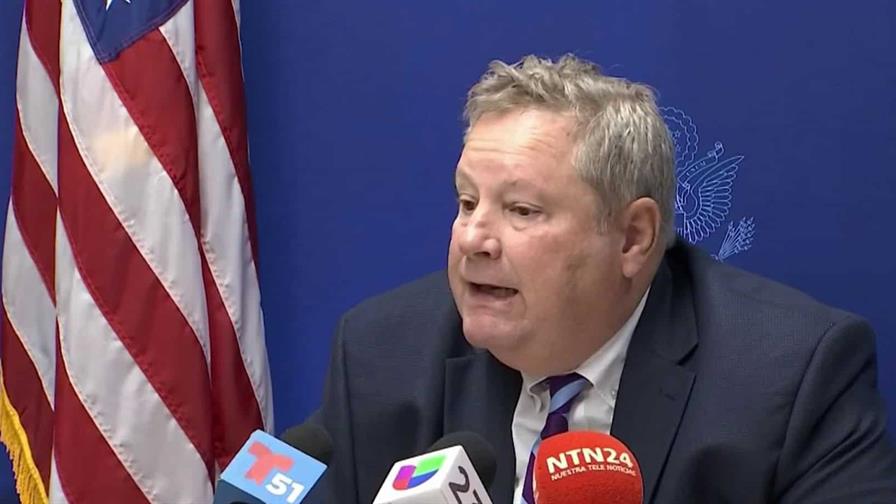 El jefe de la diplomacia de EE. UU. en La Habana pide apoyos para transición pacífica en Cuba