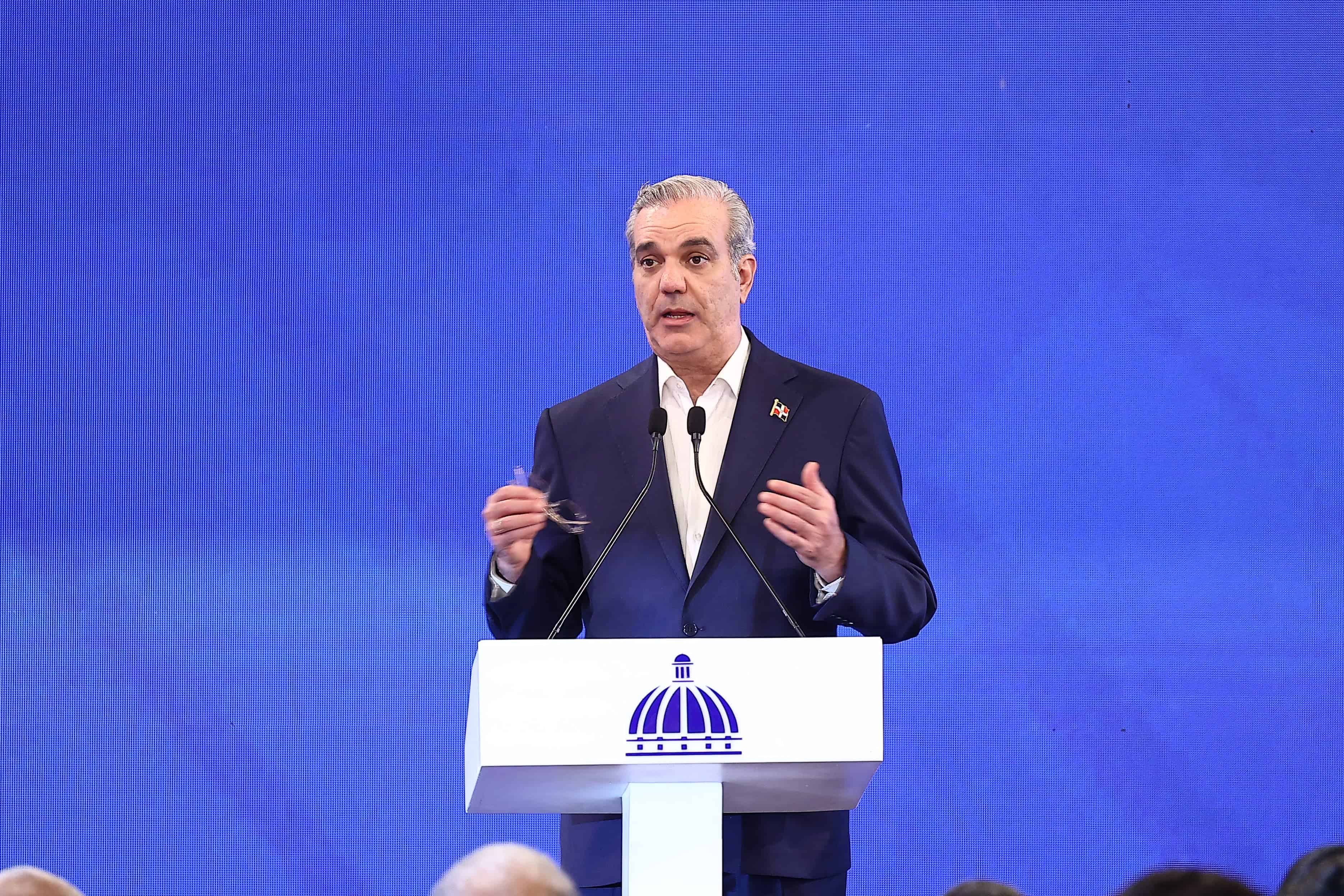 El presidente Luis Abinader habla en LA Semanal con la Prensa del lunes 2 de junio del 2025 en el Palacio Nacional.