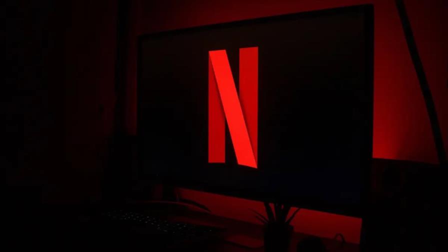 Caen las acciones de Netflix tras la salida de su cofundador Reed Hastings
