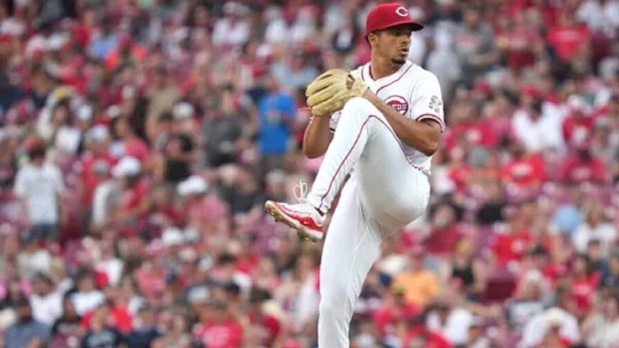 Los Rojos amarran a Chase Burns hasta el 2033 con un pacto de US$ 105 millones Los Rojos amarran a Chase Burns hasta el 2033 con un pacto de US$ 105 millones