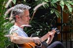 Vicente García: “La música siempre  me acompaña y me ayuda a entenderme”