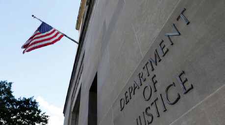 Estados Unidos acusa a empresario de contrabandear tecnología de IA a China