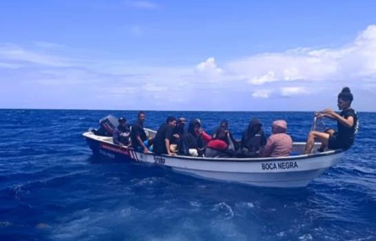 Repatrían a 32 migrantes a República Dominicana tras arribar a las costas de Puerto Rico