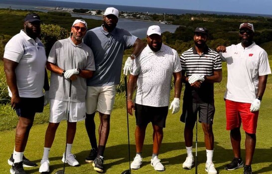VIDEO | ¿Rey en Youtube?: LeBron James lanza canal de golf con los campeones de Cleveland de 2016