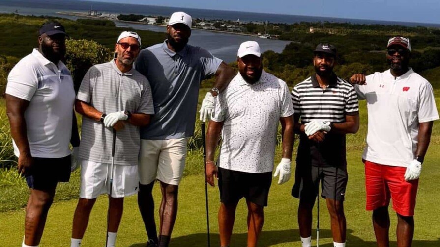VIDEO | ¿Rey en Youtube?: LeBron James lanza canal de golf con los campeones de Cleveland de 2016