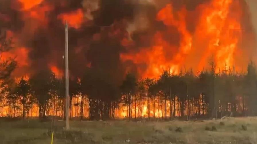Más de 200 incendios fuera de control en Canadá