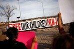 Abre en base militar en Texas el que se espera sea el centro migratorio más grande de EE. UU.