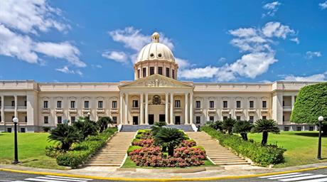 Presidente designa nuevo subdirector e inspector general de la Policía y ordena ascensos y retiros