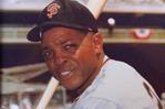 Willie Mays hizo sentir el poder de su bate Willie Mays hizo sentir el poder de su bate