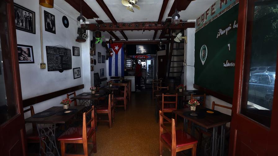 Cuba reorganiza su comercio y da luz verde a crear cadenas de tiendas y restaurantes