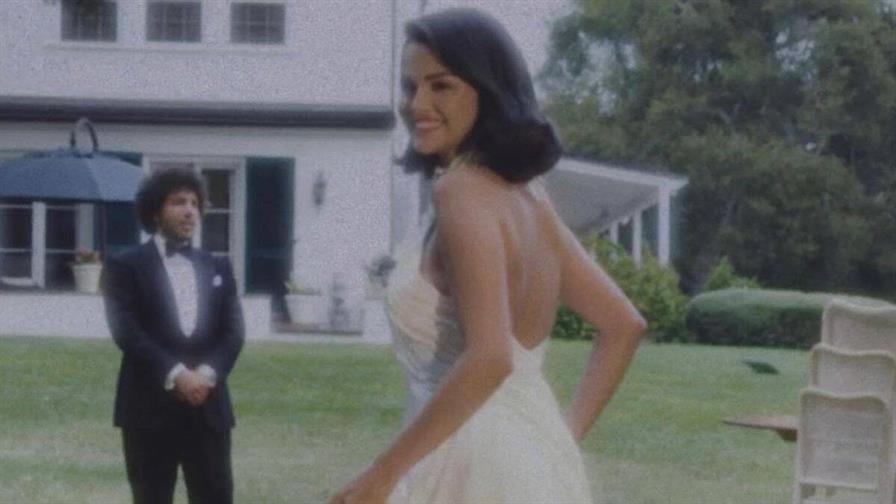El vestido de novia de Selena Gómez, un guiño vintage con mucho glamour firmado por Ralph Lauren El vestido de novia de Selena Gómez, un guiño vintage con mucho glamour firmado por Ralph Lauren