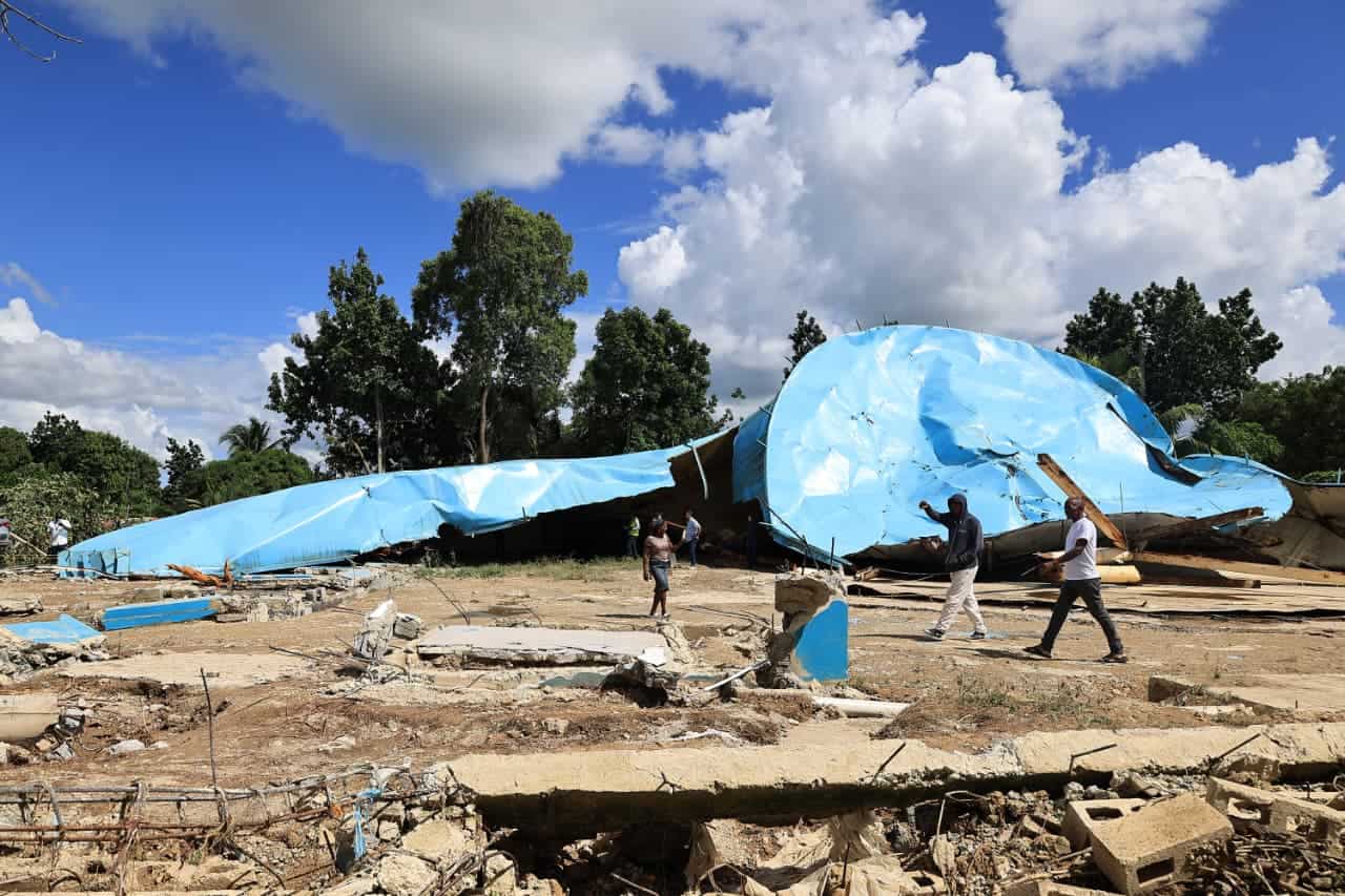 Totalmente destruido, así quedó el tanque de agua tras la explosión.