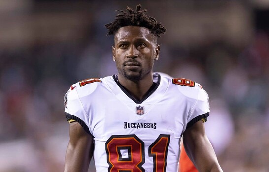 Exjugador de NFL Antonio Brown llega a acuerdo para evitar cárcel por intento de homicidio