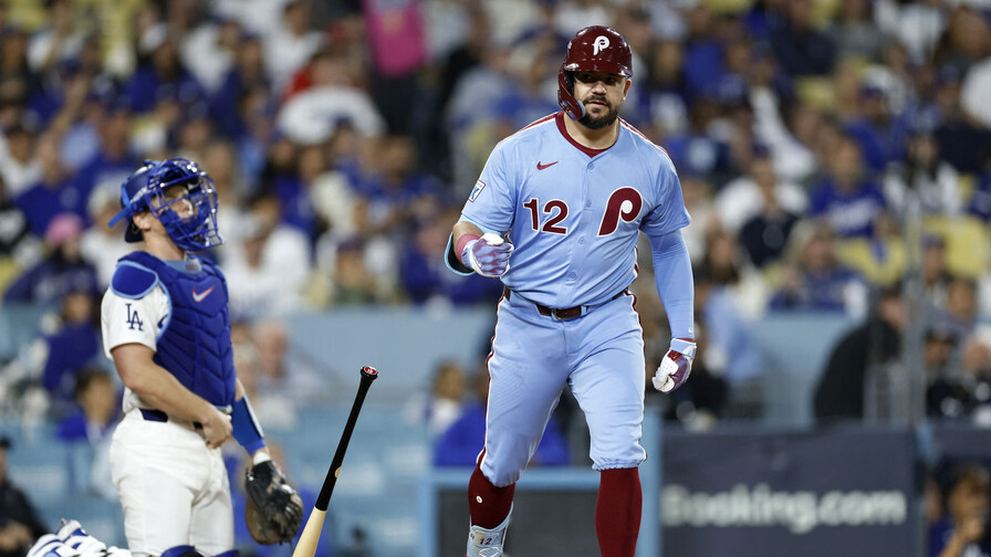 Dos jonrones de Schwarber y la astucia de Derek Hill salvan a Filadelfia