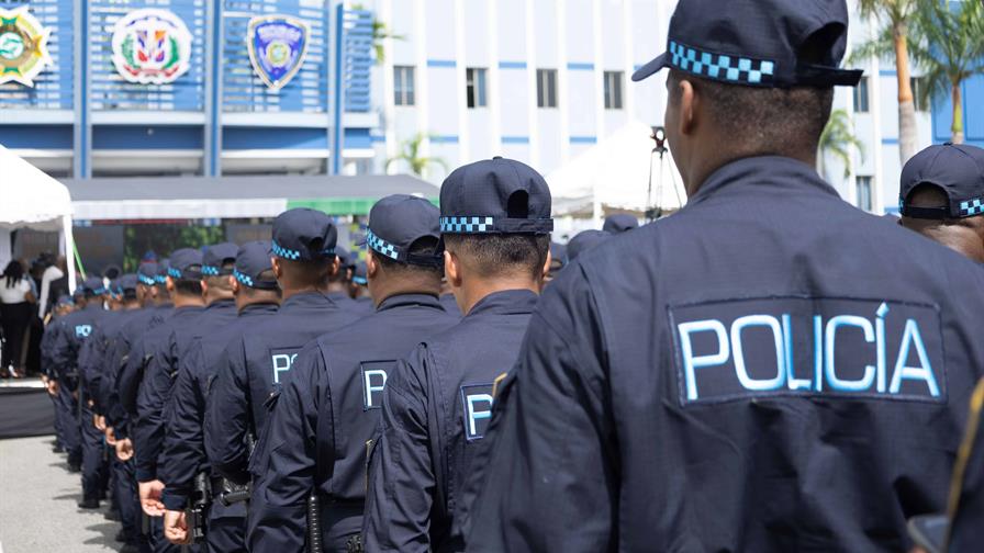 Aprueban reforma policial que reduce salarios y frena ascensos a agentes abusadores Aprueban reforma policial que reduce salarios y frena ascensos a agentes abusadores